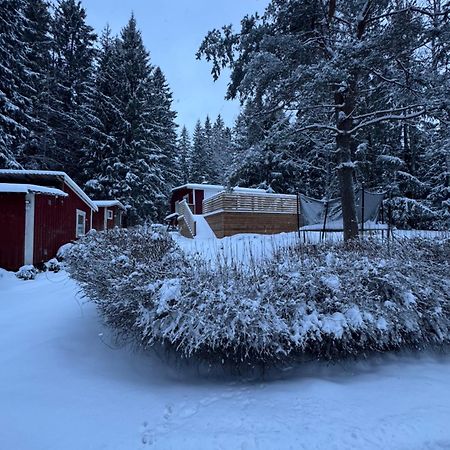 Mysig Stuga I Naevesta Orebro Luaran gambar